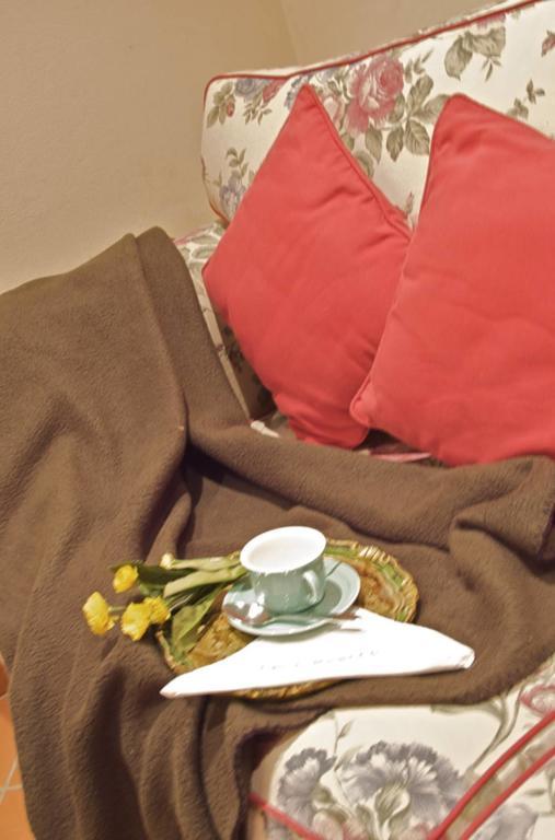 Le Casacce Case Per Vacanze كارمينيانو الغرفة الصورة